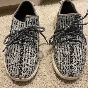 Yeezy Boost 350. Was told they are imitation.